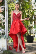 Robes de bal uniques rouges à bretelles spaghetti sans manches en ligne A avec dentelle
