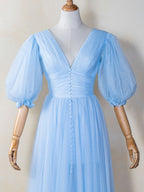 Maxi-Ballkleid aus Tüll mit V-Ausschnitt