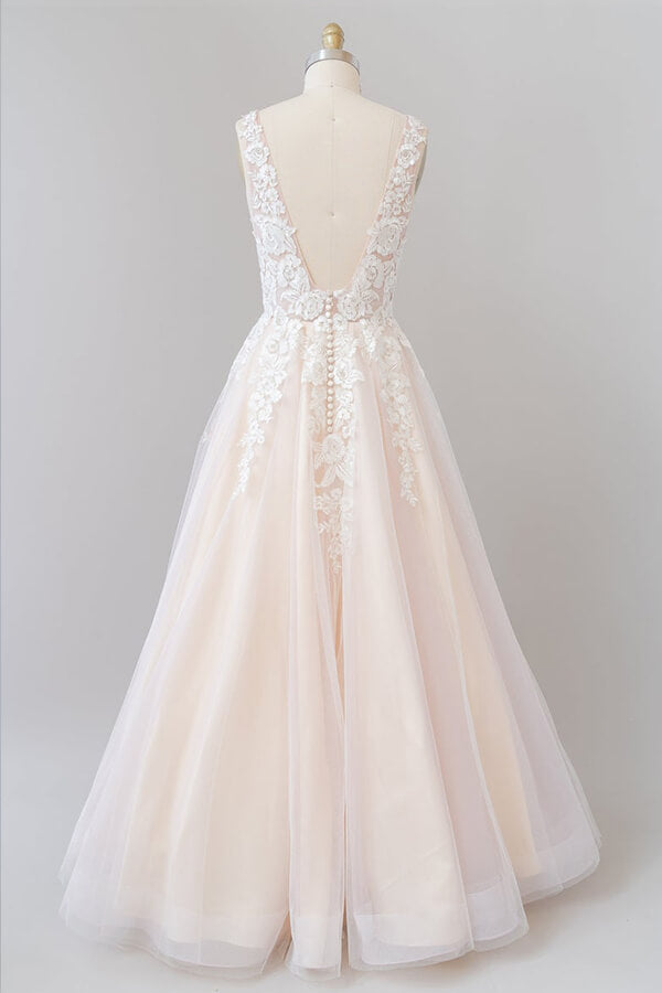 Robe de mariée longue jusqu'au sol en tulle avec appliques et col en V
