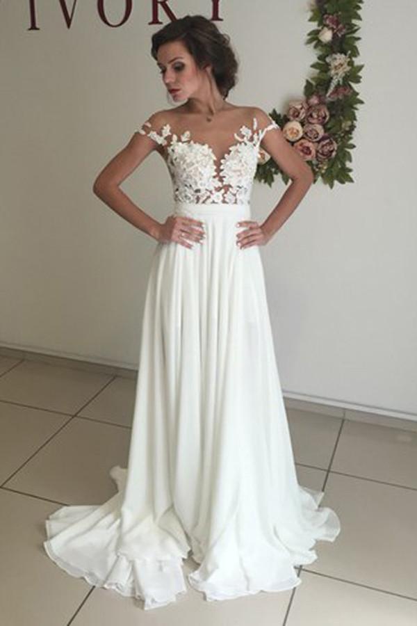 Vestido de Noiva Marfim com Decote em V, Mangas Curtas e Cauda Arrastada com Apliques