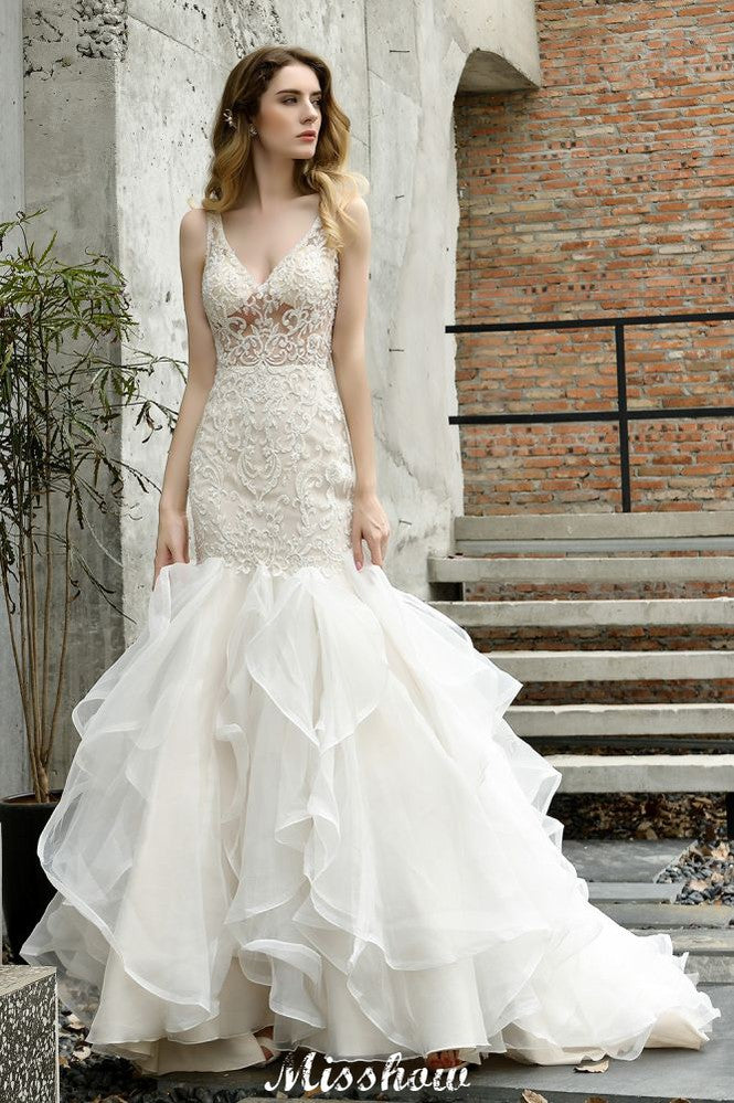Vestido de Noiva Sereia com Decote em V, Sem Mangas, Renda Floral, Saia de Tule Bufante e Corte Justo para Casamento no Jardim