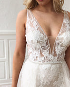 V Neck Sleeveless Mermaid Wedding Dress With Appliques And Detachable Skirt