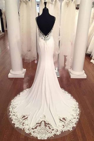 Vestido de Noiva de Praia Vintage com Decote em V, Renda, Cauda de Sereia e Costas Descobertas
