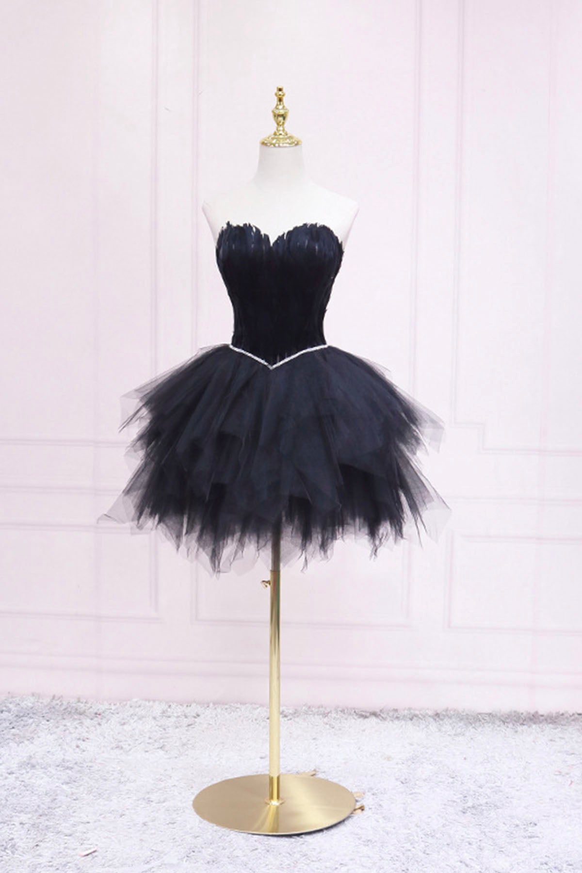 Robe courte de bal en tulle avec plumes, robe de fête ligne A à encolure cœur