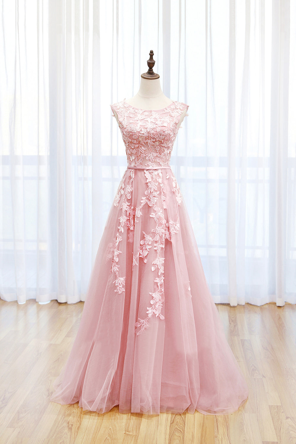 Vestido longo de baile em renda de tule, vestido de noite aberto nas costas em corte evasê encantador