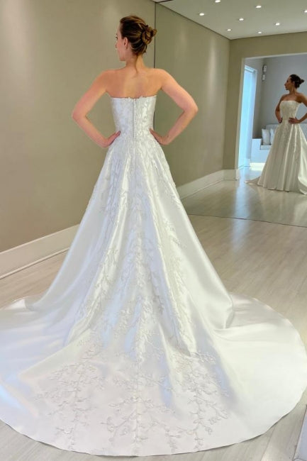 Abito da sposa lungo bianco vintage a linea ad A in raso senza maniche con applicazioni