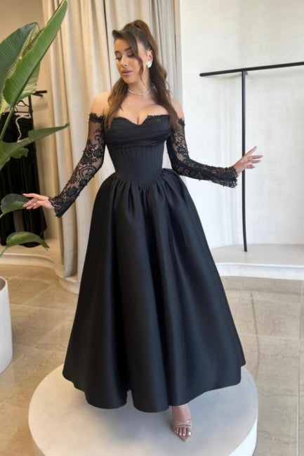Robes de bal noires vintage en satin à manches longues, en forme de A, décolleté cœur avec applications
