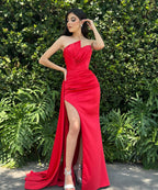 Robes de bal vintage en satin, sans bretelles ni manches, à colonne, avec volants, fente et traîne