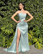 Robes de bal vintage en satin, sans bretelles ni manches, à colonne, avec volants, fente et traîne