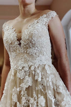 Vestidos de novia vintage largos de encaje en forma de A con cola