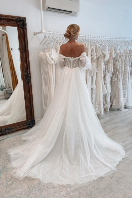 Abiti da sposa vintage lunghi a linea ad A in tulle con spacco e maniche lunghe