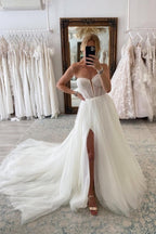 Abiti da sposa vintage lunghi a linea ad A in tulle con spacco e maniche lunghe