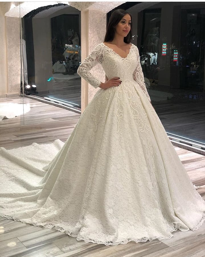 Vestido de Noiva Vintage Comprido em Linha A com Decote em V, Aplicações e Renda, com Mangas