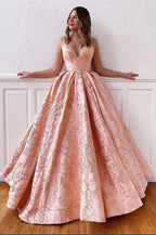 Robe de bal vintage longue en satin, coupe évasée, col en V, bretelles fines, dos nu