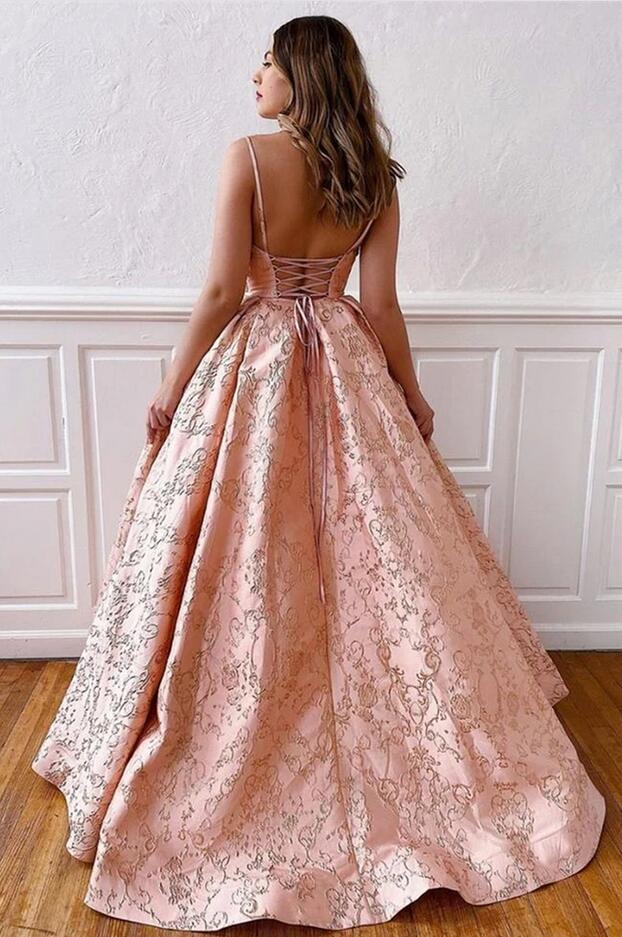 Robe de bal vintage longue en satin, coupe évasée, col en V, bretelles fines, dos nu