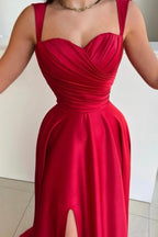 Robe de bal vintage longue rouge en satin plissé sans manches, coupe trapèze, avec fente