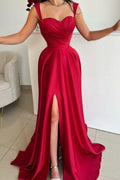 Robe de bal vintage longue rouge en satin plissé sans manches, coupe trapèze, avec fente