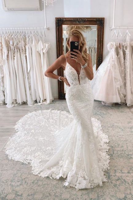 Robes de mariée vintage longues blanches à col en V en dentelle sirène