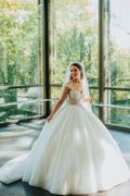 Abiti da sposa vintage principessa con scollo a V, senza maniche e spalle scoperte in pizzo