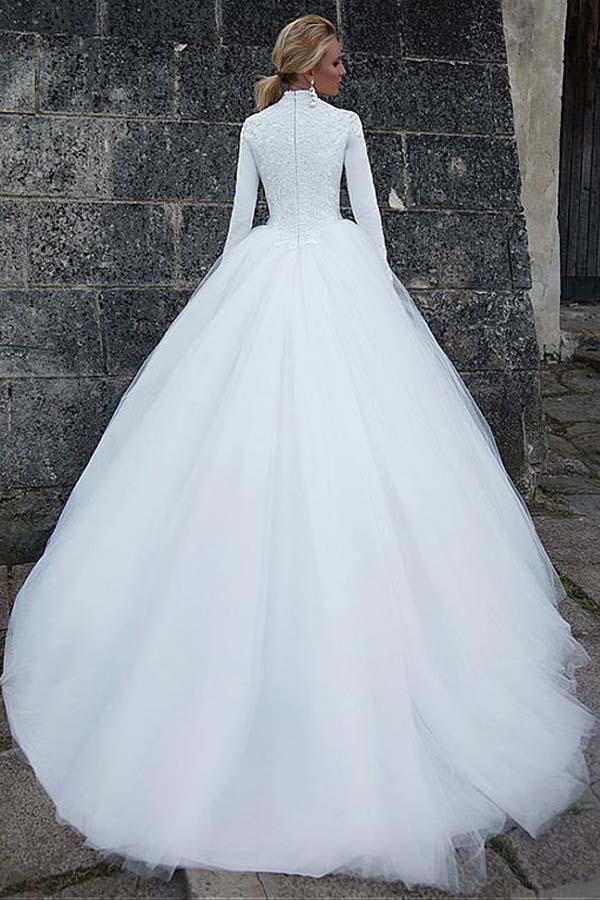 Abito da sposa vintage in raso con collo alto e vita naturale a gonna ampia