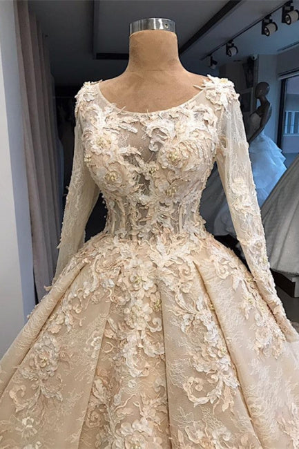 Abito da sposa d'epoca con pizzo | Abito da sposa con maniche
