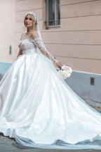 Abito da sposa vintage bianco a maniche lunghe in raso con pizzo