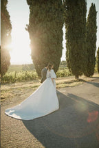 Vestidos de novia Bateau bordado romántico vestido de novia de media manga