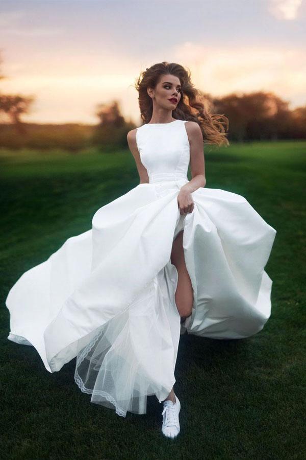 Vestidos de novia escote redondo, corte A, cola larga, sencillo, satén