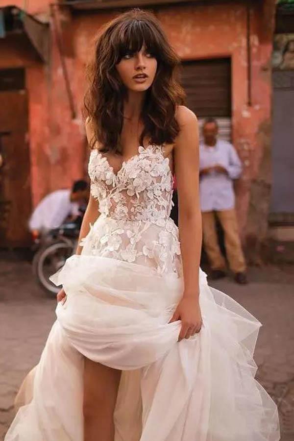 Robes de mariée bretelles ligne A dos nu traîne brosse tulle longue robe nuptiale