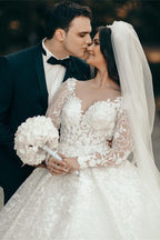Weißes A-Linien-Brautkleid mit Herzausschnitt und langen Ärmeln und Spitze