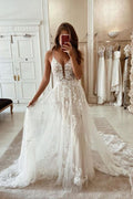 Vestidos de Noiva em Tule com Alças Finas Maravilhosas e Aplicações em Corte em A