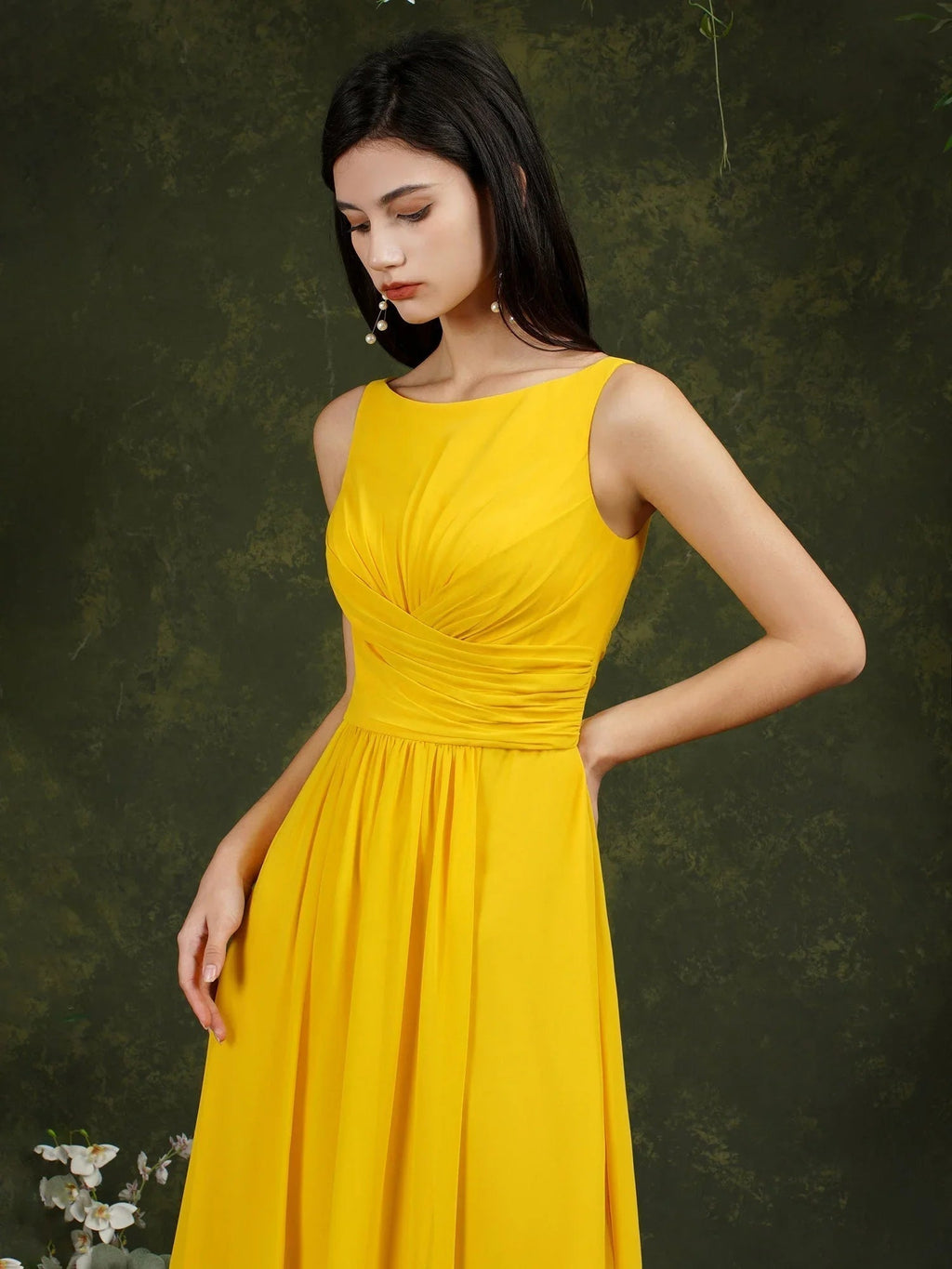 Gelbes Bateau-Ausschnitt A-Linien Chiffon Kleid mit Rüschen, Schlitz, bodenlang, Brautjungfernkleid mit Taschen