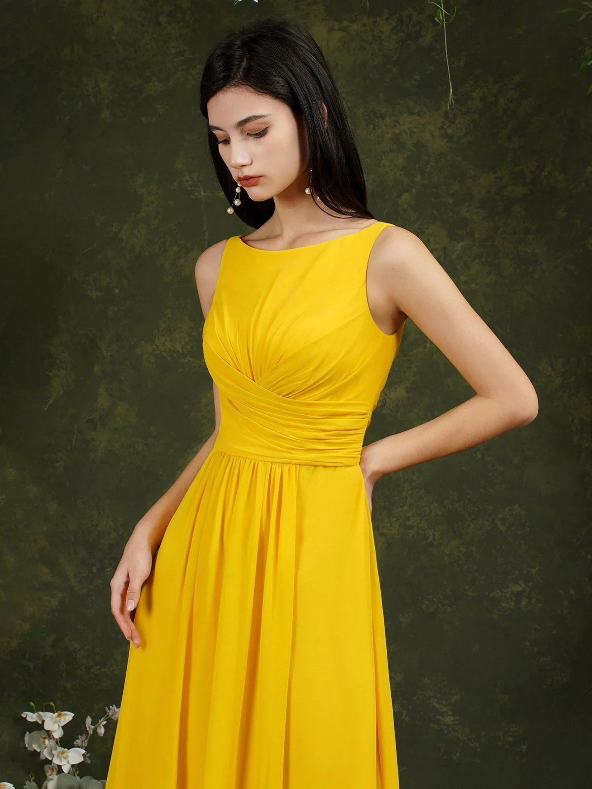 Gelbes Bateau-Ausschnitt A-Linien Chiffon Kleid mit Rüschen, Schlitz, bodenlang, Brautjungfernkleid mit Taschen