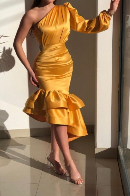Vestidos de Baile Amarelos Deslumbrantes com Um Ombro Só e Cauda de Sereia com Folhos