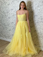 Robe de bal formelle jaune longue en tulle avec dentelle, dos ouvert et coupe en A